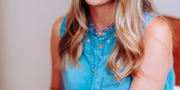 历届世界杯冠军球队旗帜飘扬的壮观场景